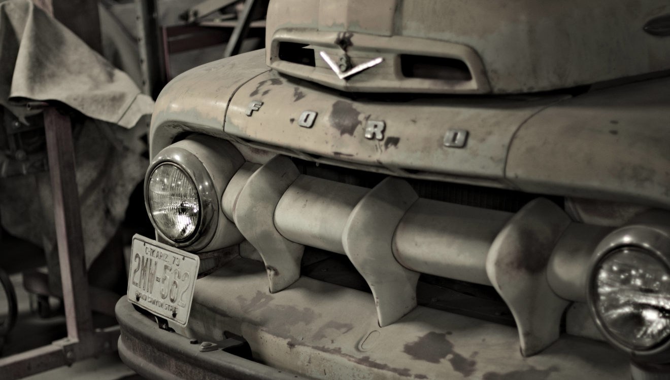 1952 Ford pickup truck tooth grille